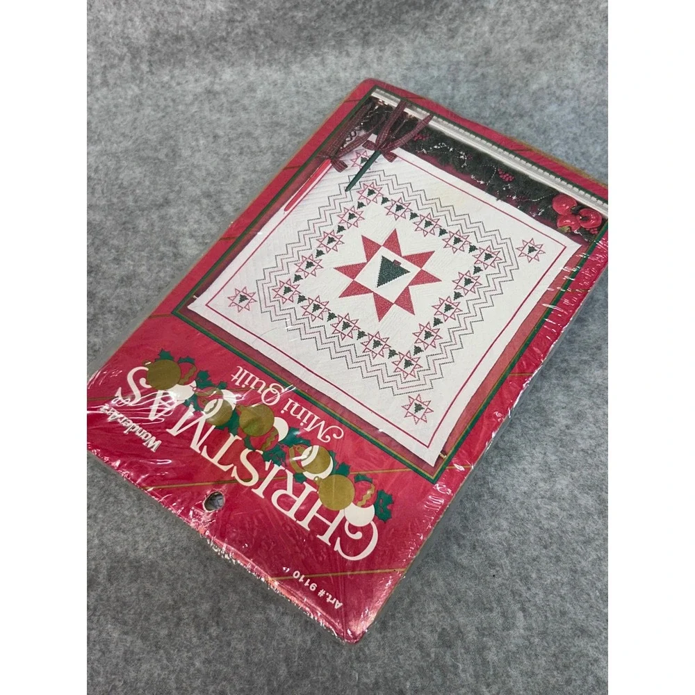 Mini Quilt Kit Christmas Star Red WonderArt Stamped Embroidery 9110